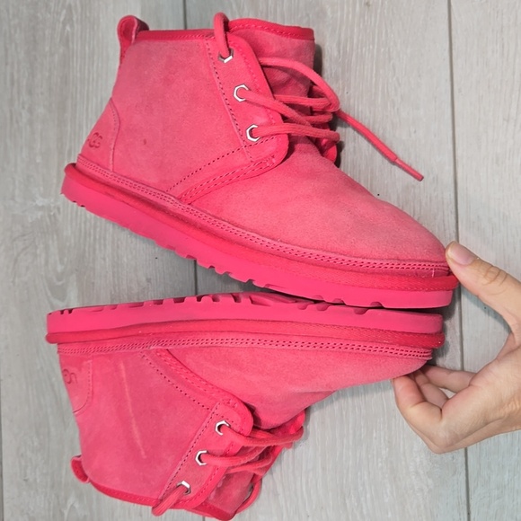UGG Australia Wome Pink Suede Ankle Boots Sheepskin Shoes Sz 6 - Picture 10 of 13
